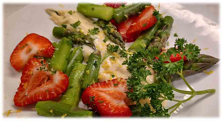Asparagus Strawberry Salad