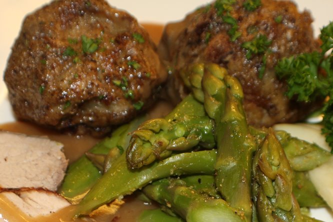 Semmelknoedel bread dumplings