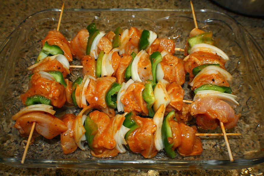 chicken-schaschlik-raw-skewers.jpg raw chicken schaschlik skewers ready for grilling