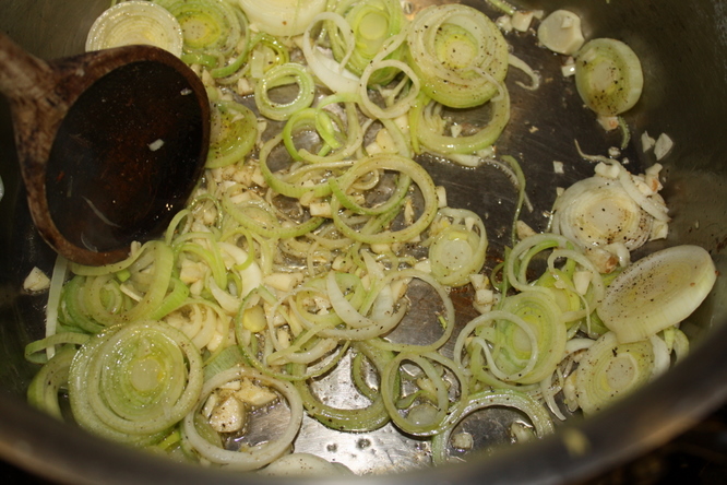 Sauteing leeks and garlic in pot