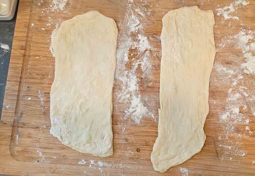 divide-dough Divided and stretched dough